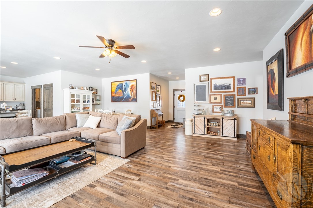 Red Lodge, Montana 59068, United States, 3 Bedrooms Bedrooms, ,2 BathroomsBathrooms,Residential,Active,513