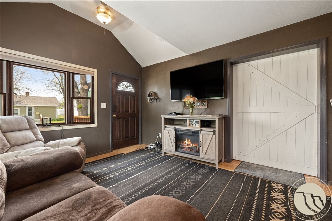 204 6th Street W