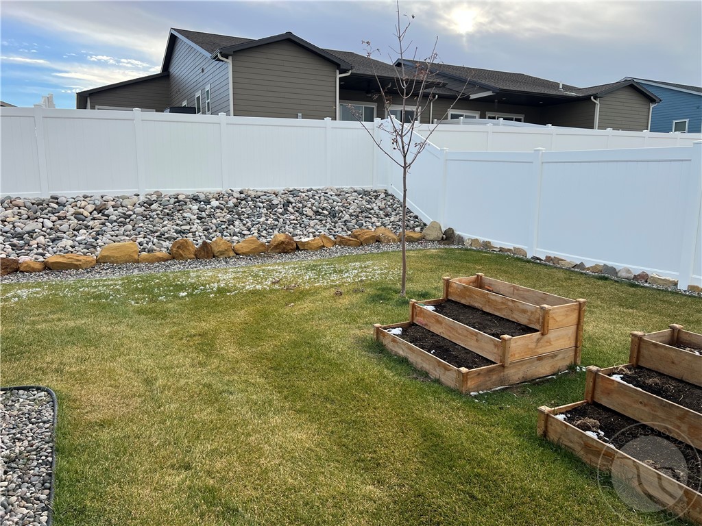 Billings, Montana 59105, United States, 3 Bedrooms Bedrooms, ,2 BathroomsBathrooms,Residential,Pending,31219