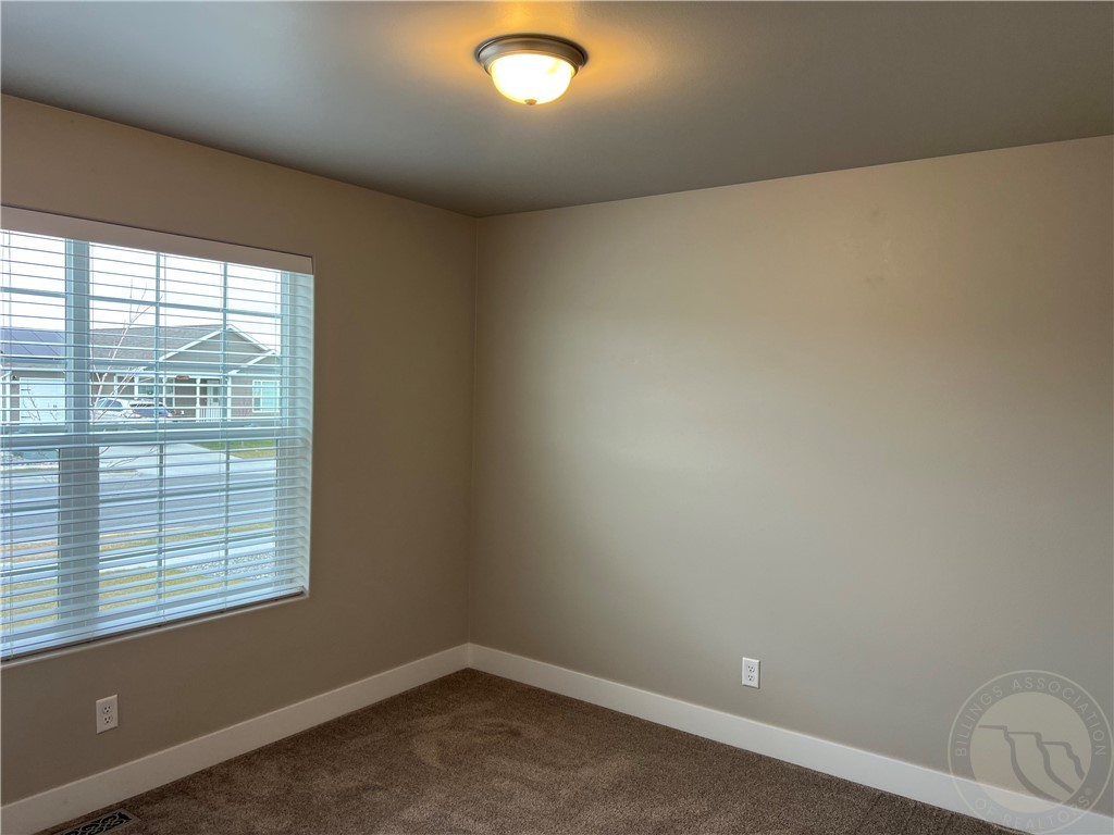 Billings, Montana 59105, United States, 3 Bedrooms Bedrooms, ,2 BathroomsBathrooms,Residential,Pending,31219