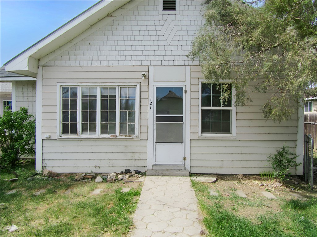 121 Peritse Avenue