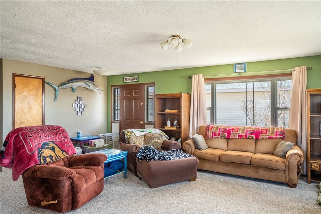 Photo of 1109 N Crawford Avenue, Hardin, MT 59034 (MLS # 358207)