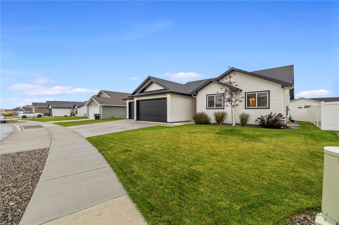 Billings, Montana 59105, United States, 3 Bedrooms Bedrooms, ,2 BathroomsBathrooms,Residential,Active,231737