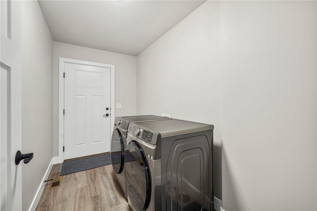 Billings, Montana 59105, United States, 3 Bedrooms Bedrooms, ,2 BathroomsBathrooms,Residential,Active,231737