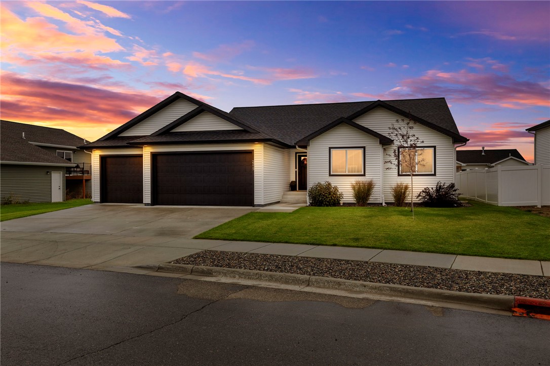 Billings, Montana 59105, United States, 3 Bedrooms Bedrooms, ,2 BathroomsBathrooms,Residential,Active,231737