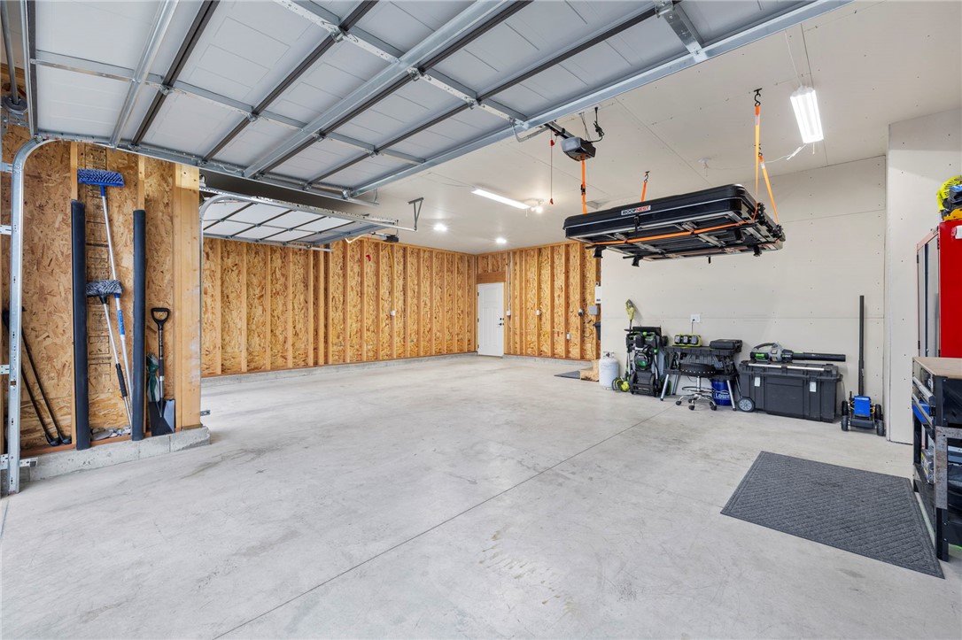 Billings, Montana 59105, United States, 3 Bedrooms Bedrooms, ,2 BathroomsBathrooms,Residential,Active,231737