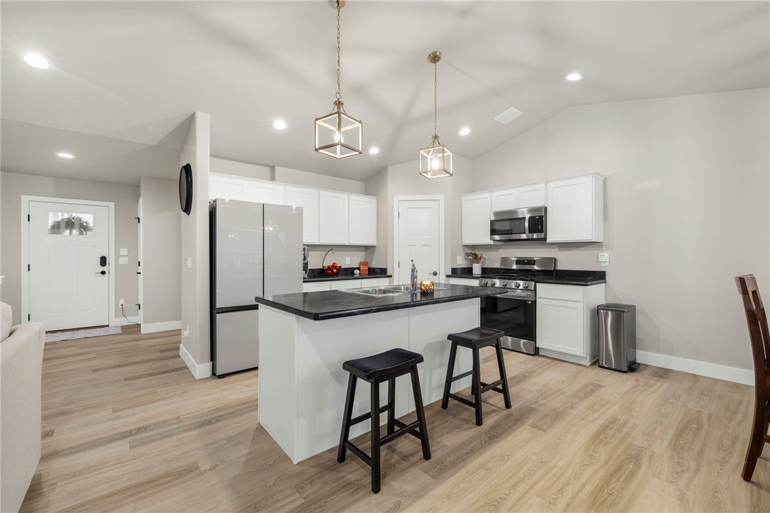 Billings, Montana 59105, United States, 3 Bedrooms Bedrooms, ,2 BathroomsBathrooms,Residential,Active,231737