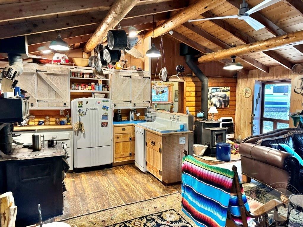Red Lodge, Montana 59068, United States, 2 Bedrooms Bedrooms, ,1 BathroomBathrooms,Residential,Active,116325