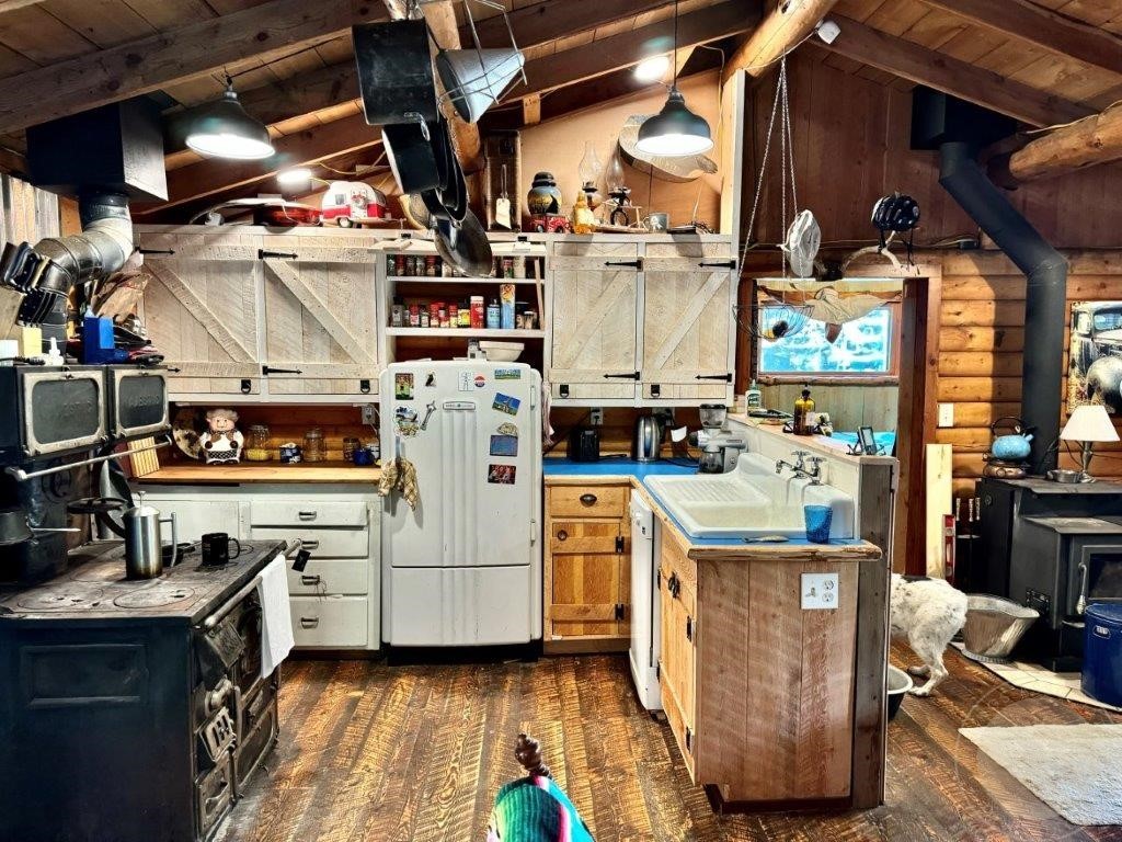 Red Lodge, Montana 59068, United States, 2 Bedrooms Bedrooms, ,1 BathroomBathrooms,Residential,Active,116325