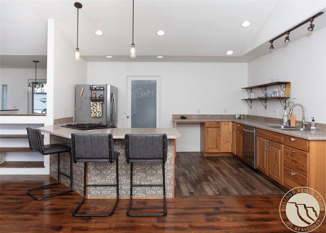 1142 Iristan Lane