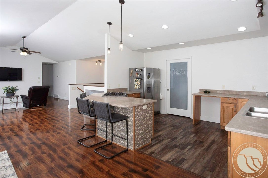 1142 Iristan Lane