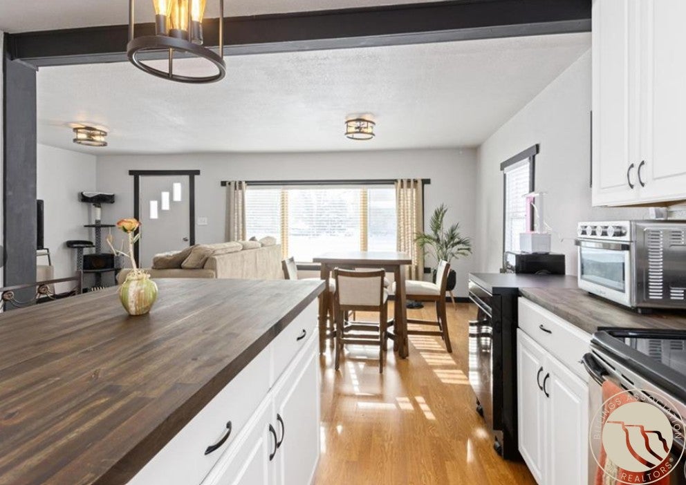 23 1st Street SE