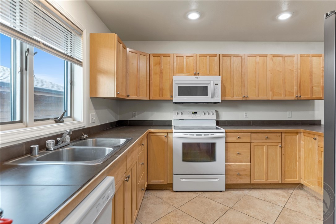 3385 Granger Avenue S 27
