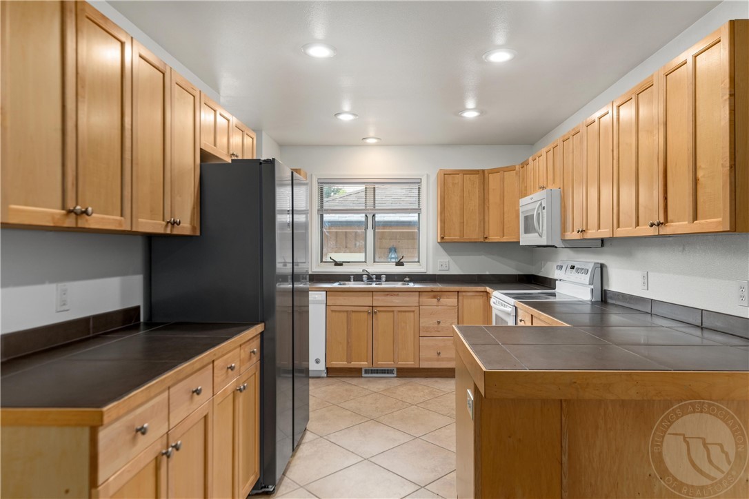 3385 Granger Avenue S 27