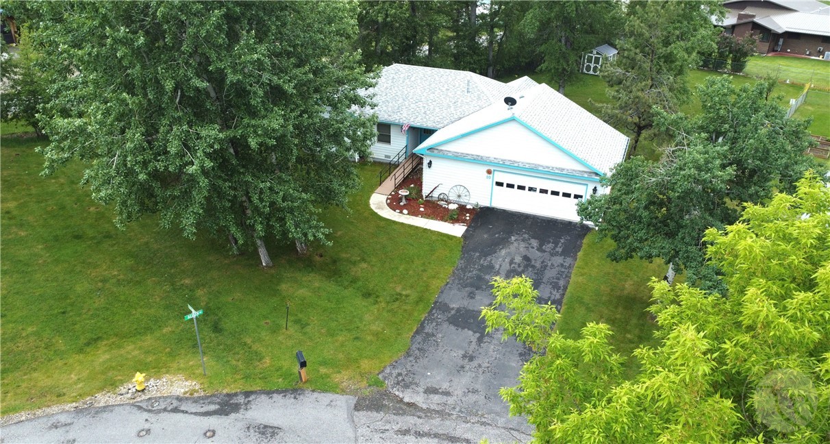 10 Elizabeth Ave