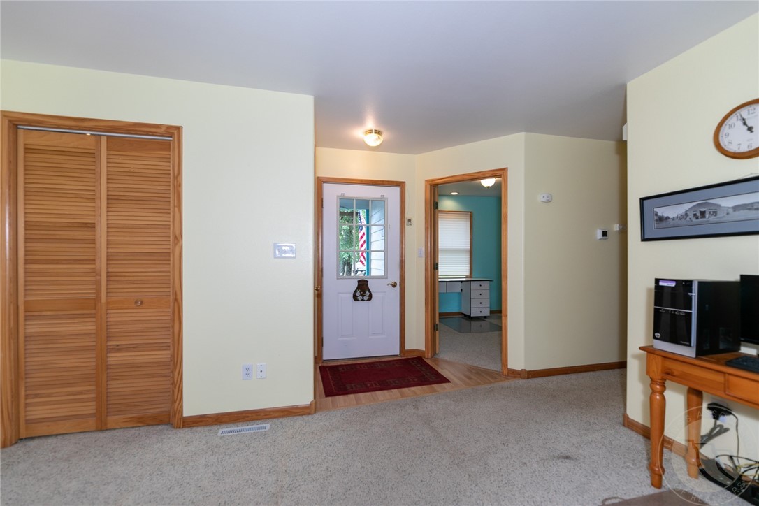 10 Elizabeth Ave