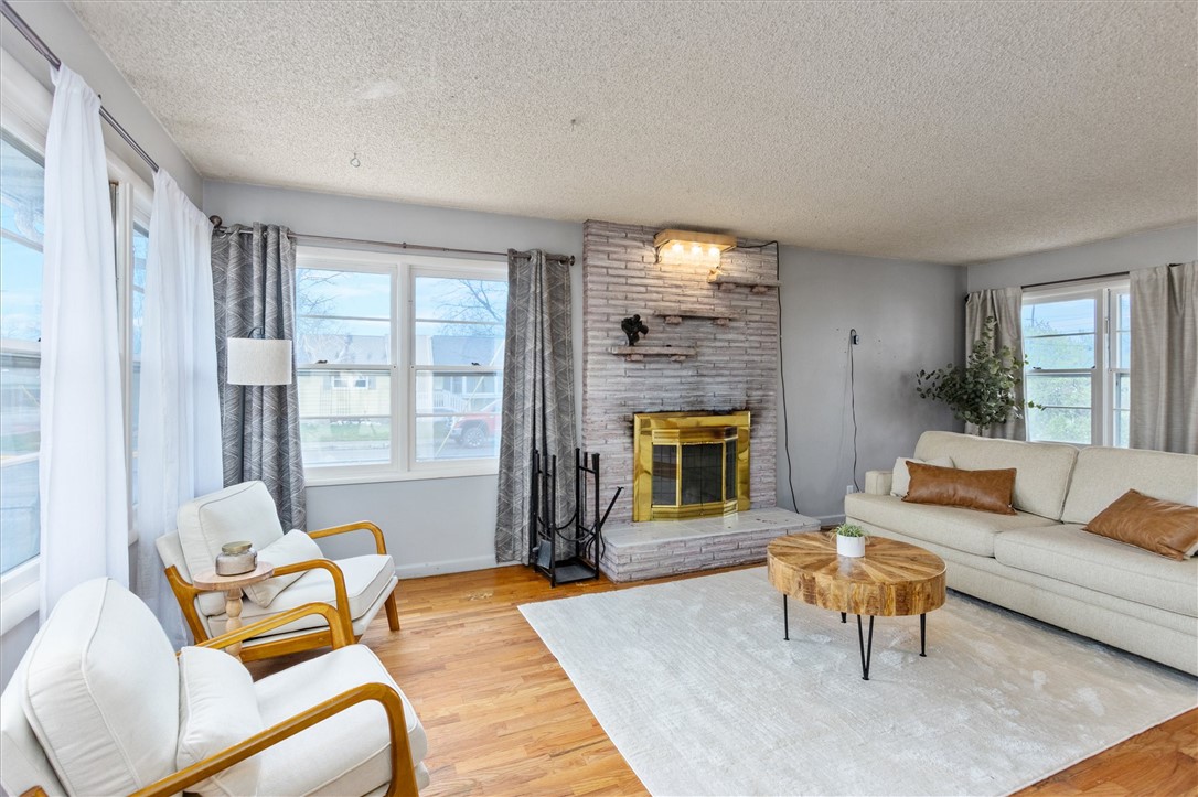 1021 W 25th Street W