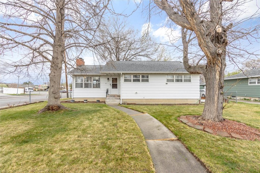 Photo of 1021 W 25th Street W, Billings, MT 59102 (MLS # 358740)