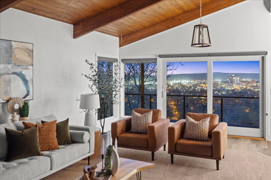 194 Mountain View Boulevard