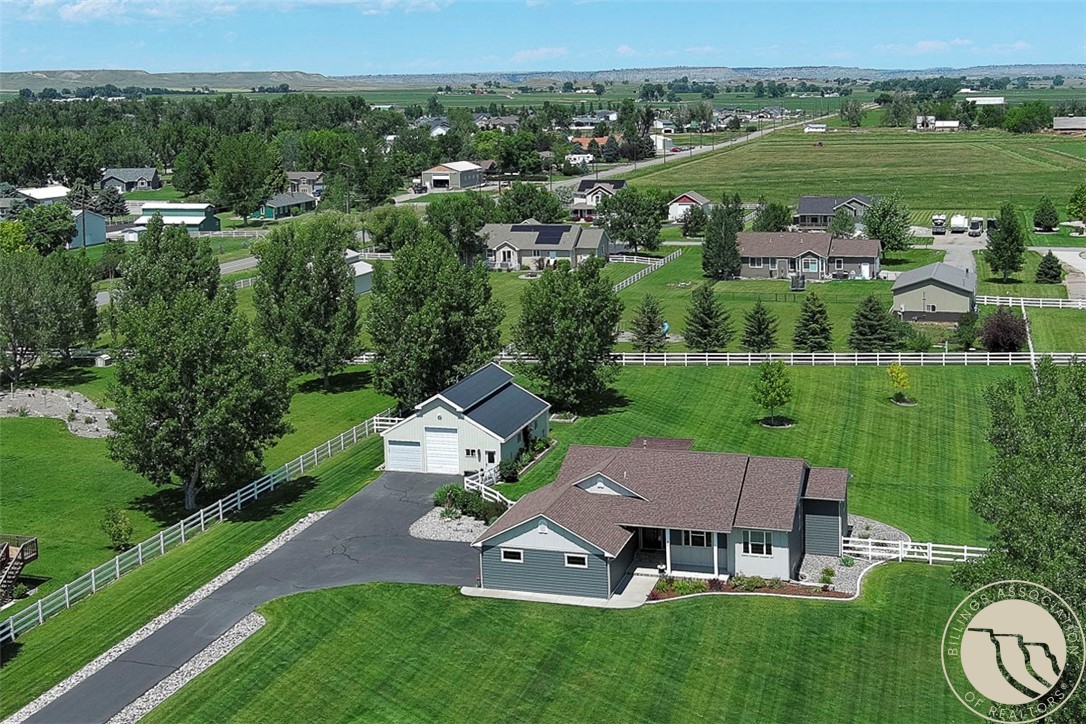 2915 Outfitter Trail