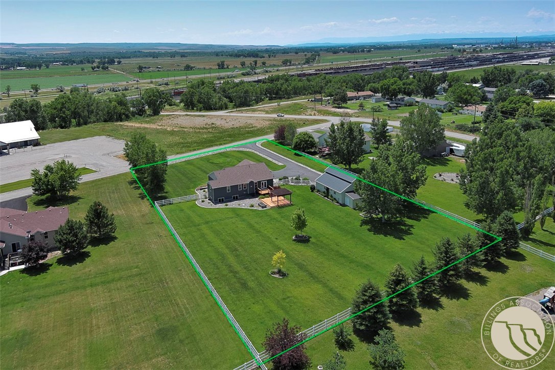 2915 Outfitter Trail