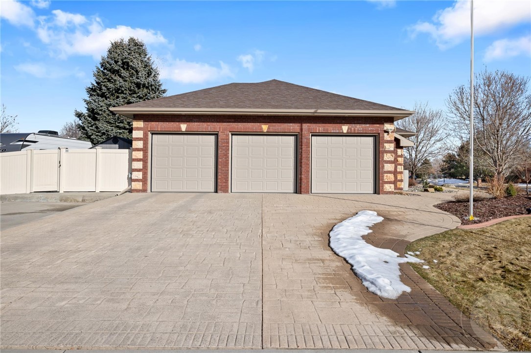 Billings, Montana 59102, United States, 4 Bedrooms Bedrooms, ,4 BathroomsBathrooms,Residential,Active,82566