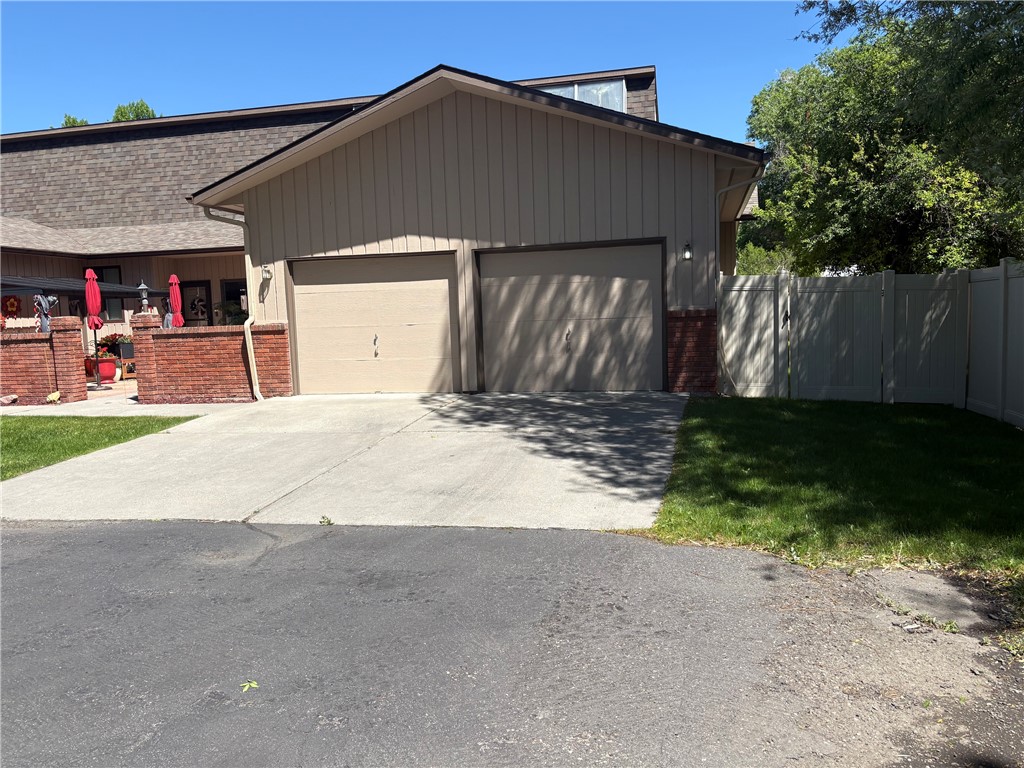 Photo 1 of 32 — 3441 Poly Dr 8, Billings, MT 59102