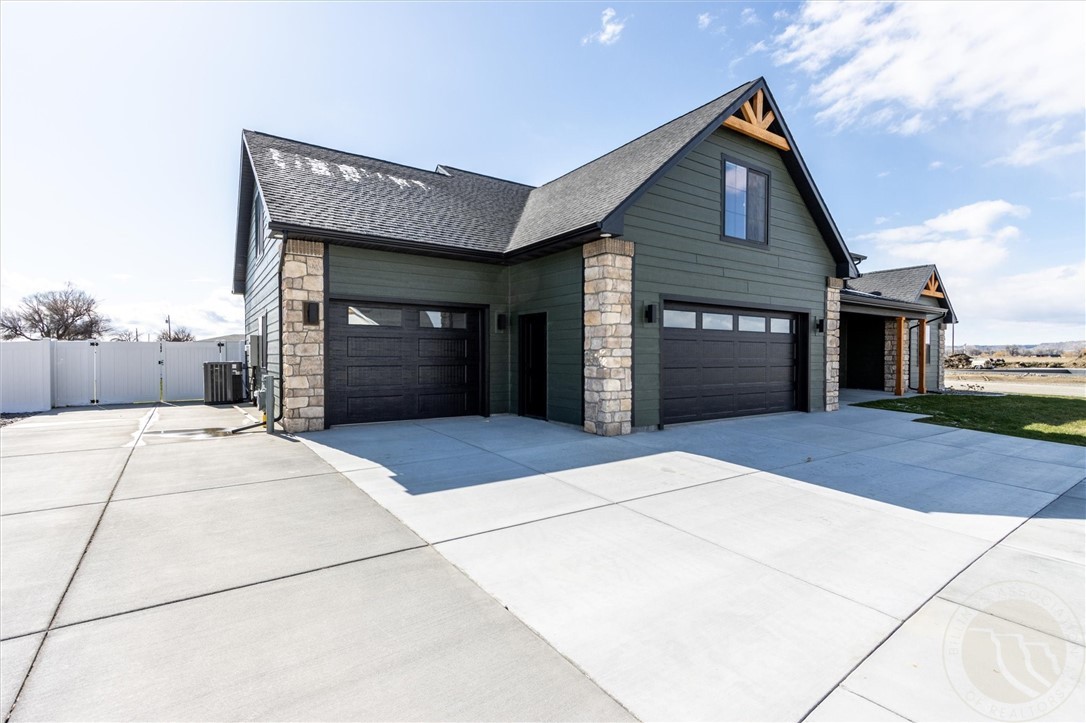 2232 River Agate Ln