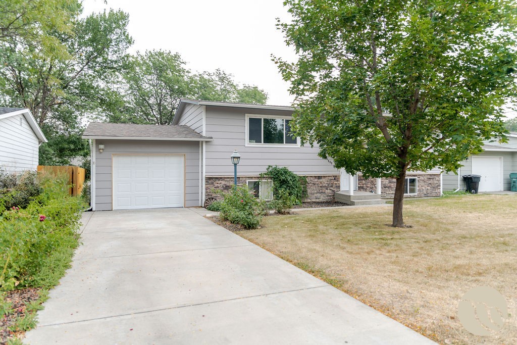 909 Maywood Drive