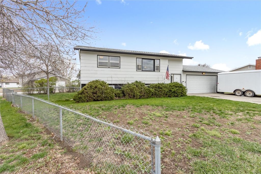 Photo of 523 Hewitt Drive, Billings, MT 59102 (MLS # 358738)