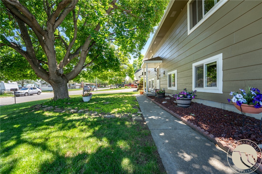 1270 Hardrock Lane