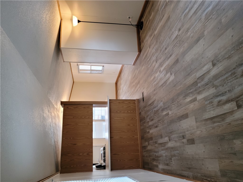 120 1/2 2nd Street SW