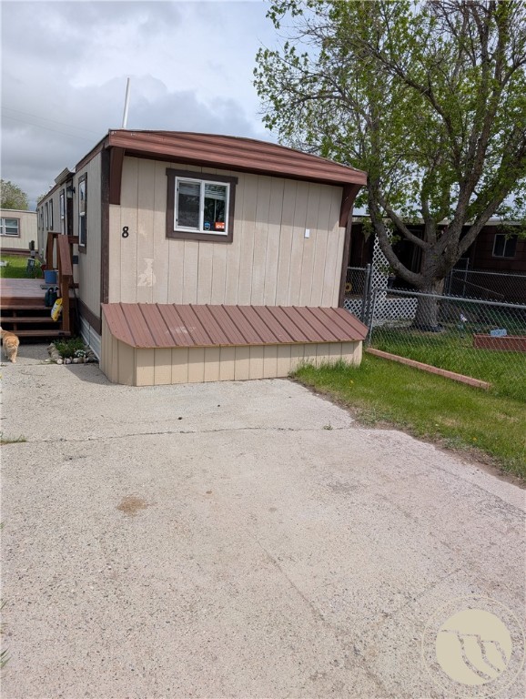 1600 W 3 Rd. St. W. Trailor # 8