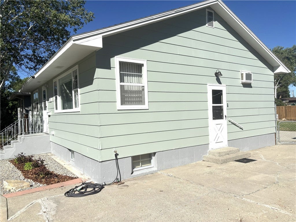 435 17th Street W