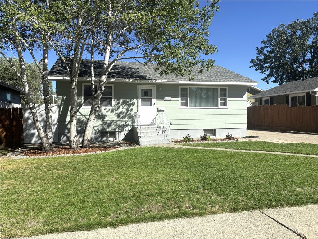 435 17th Street W