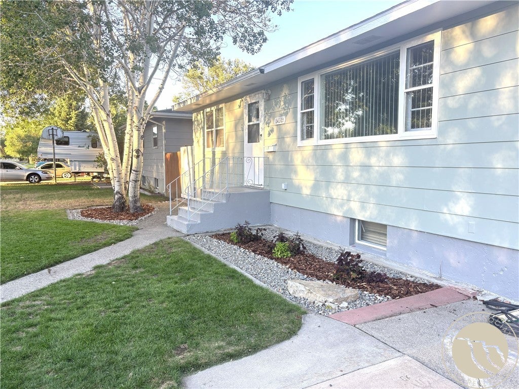 435 17th Street W