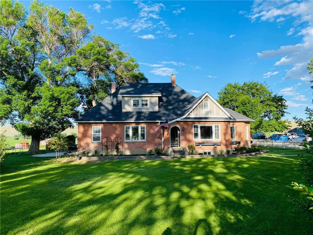 Photo of 18 E Vaill Avenue, Belfry, MT 59008 (MLS # 358608)