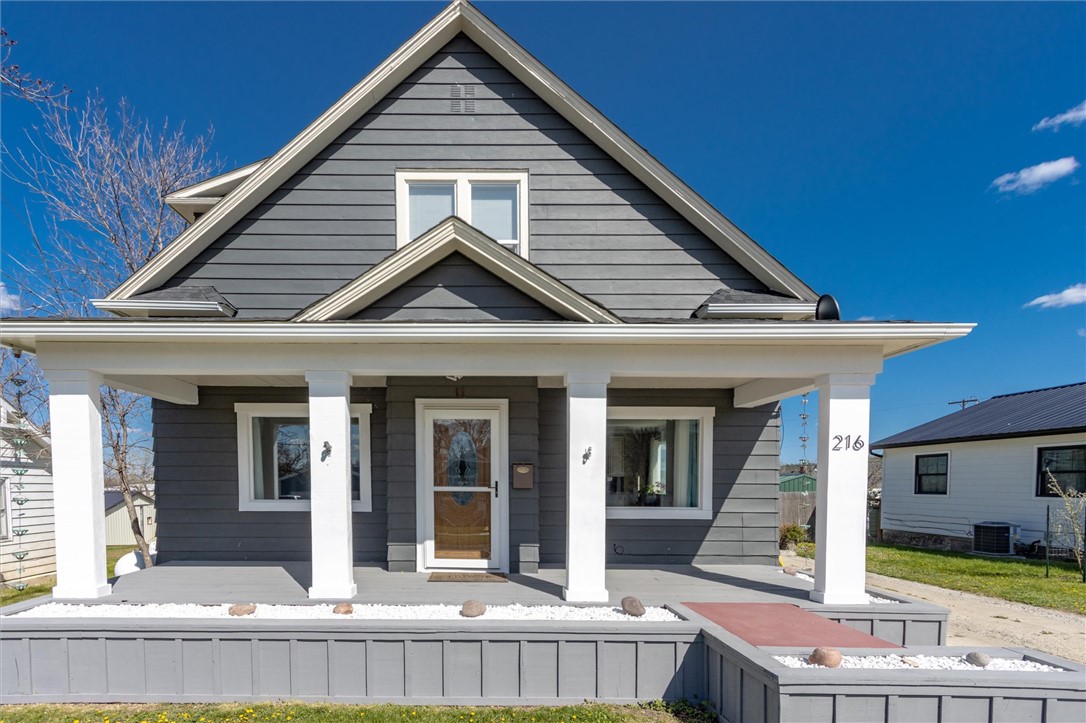216 2nd Street W