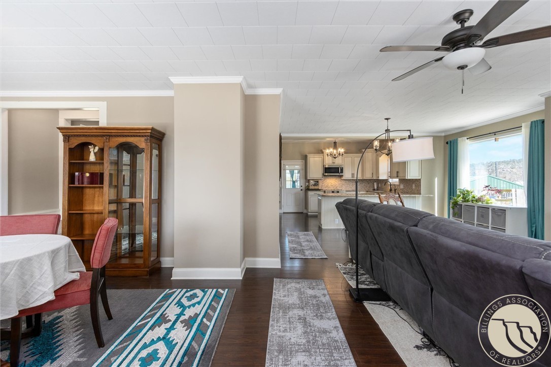 216 2nd Street W