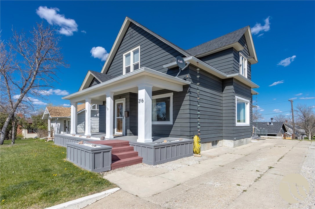 216 2nd Street W