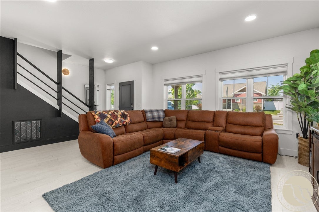 1829 Island View Drive