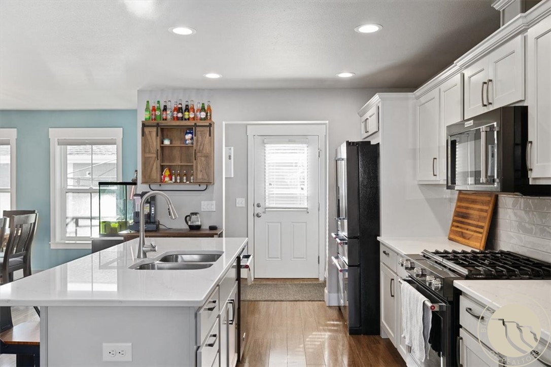 5238 Golden Hollow Road