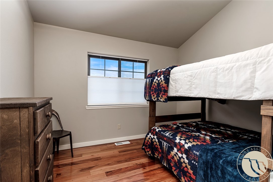 215 E 2nd St 8