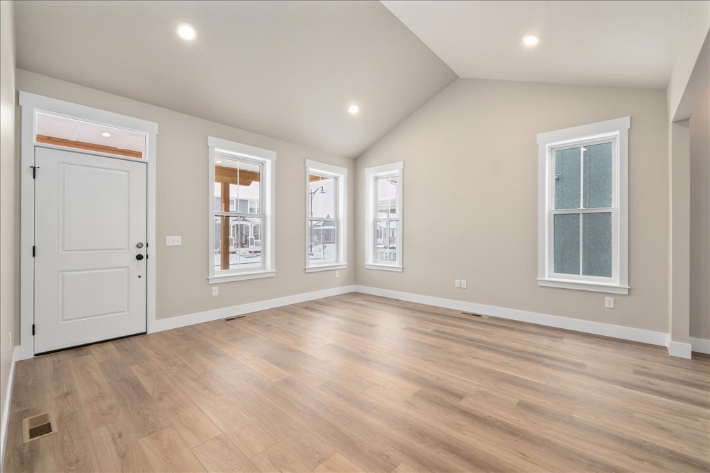 1880 Annafeld Parkway W