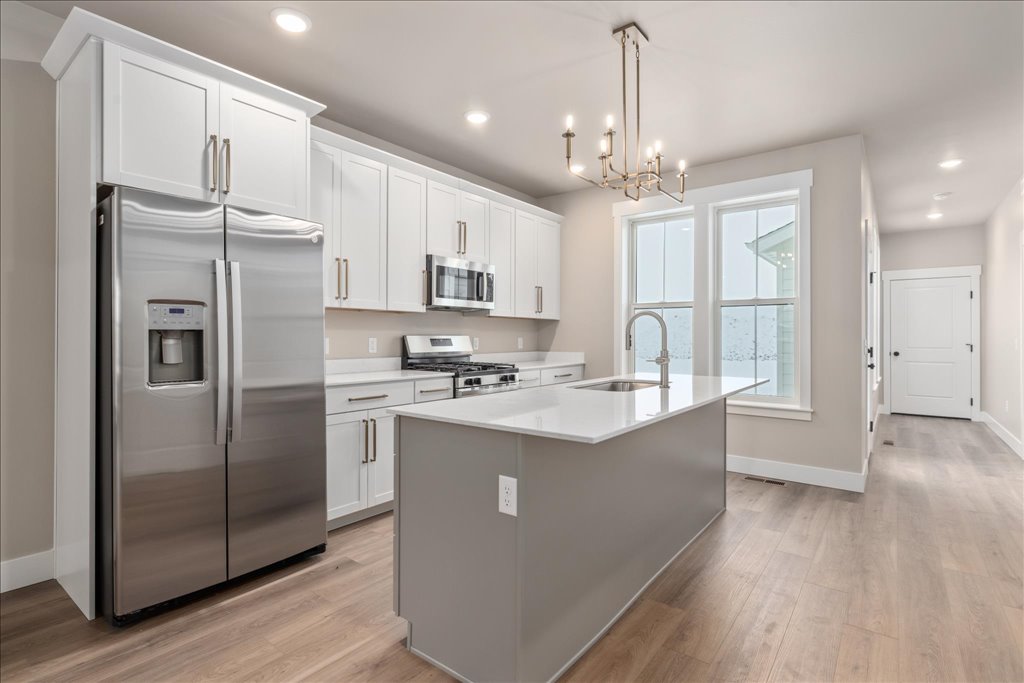 1880 Annafeld Parkway W