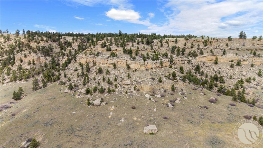 8925 Picnic Rock Trail