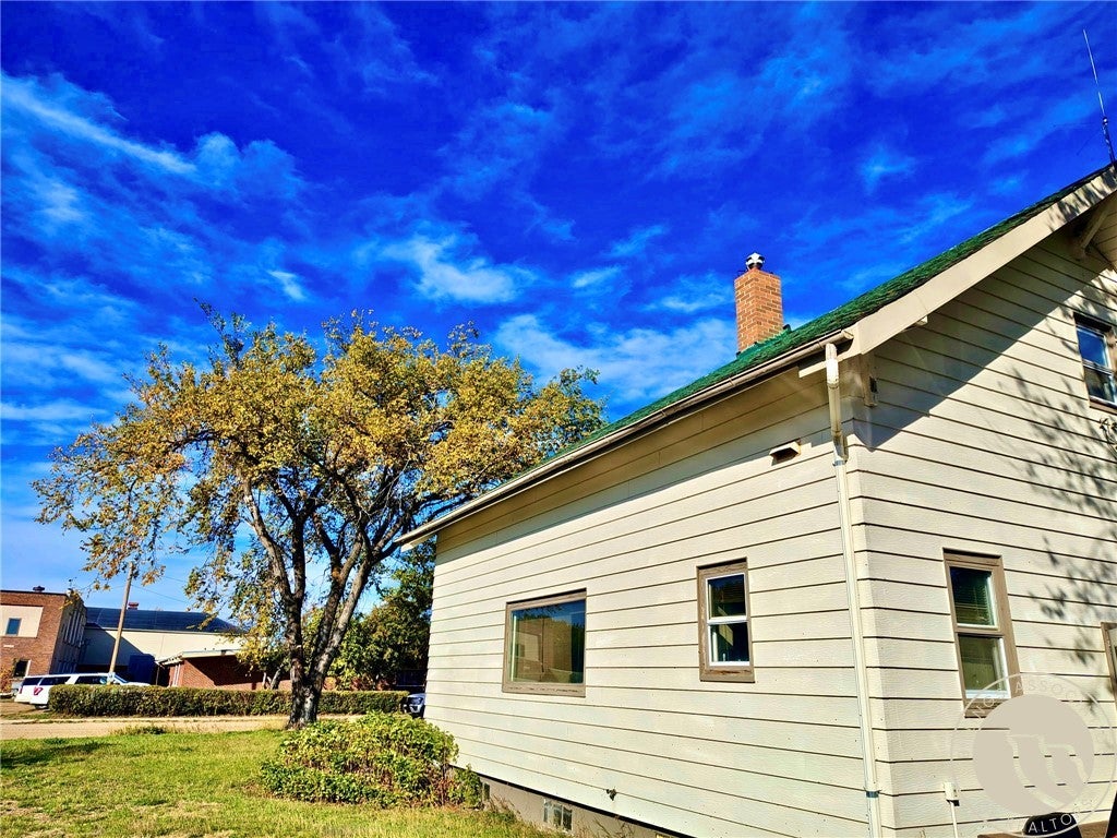 118 Rock Street N