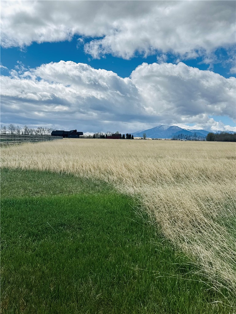 25 Horseshoe Trail
