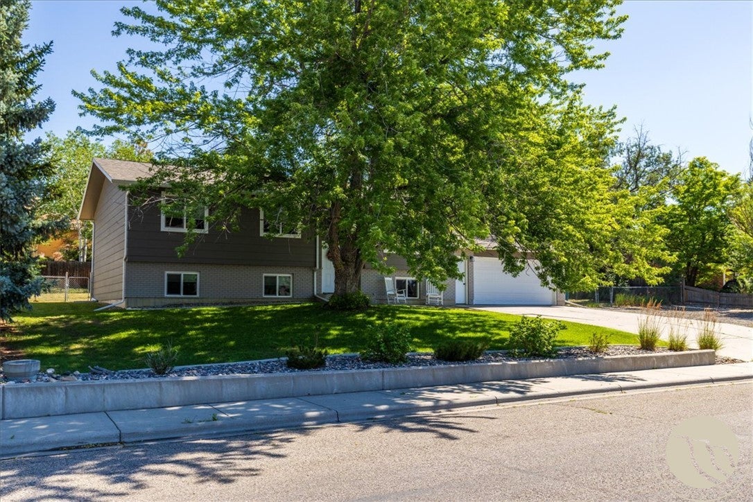 2027 St Andrews Drive