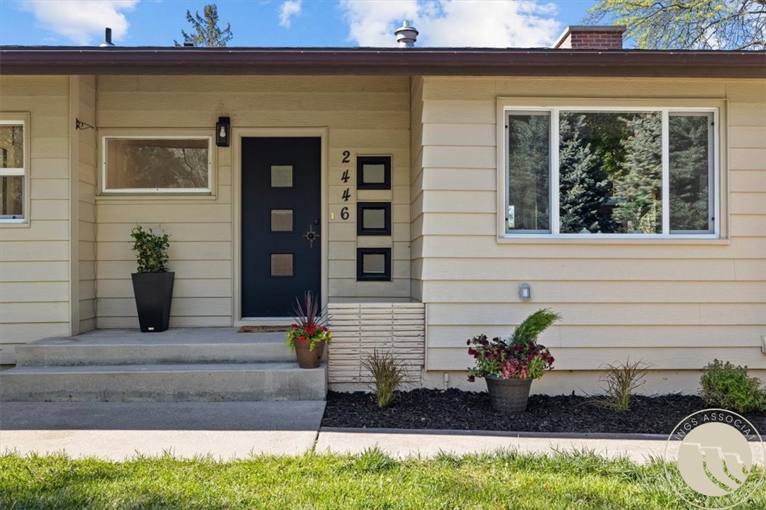 2446 Cascade Avenue